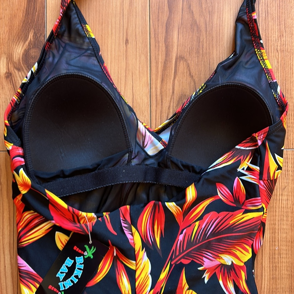 Bikini Bay One Piece Size‎ 12 Halter Swimsuit Black Orange Yellow Leaf Pattern - Picture 5 of 13